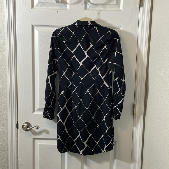 Limited long sleeve dress - Picture 3 of 4